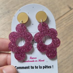 forme fleur rétro et leurs associations de couleurs pétillantes en font l’accessoire parfait pour égayer vos tenues